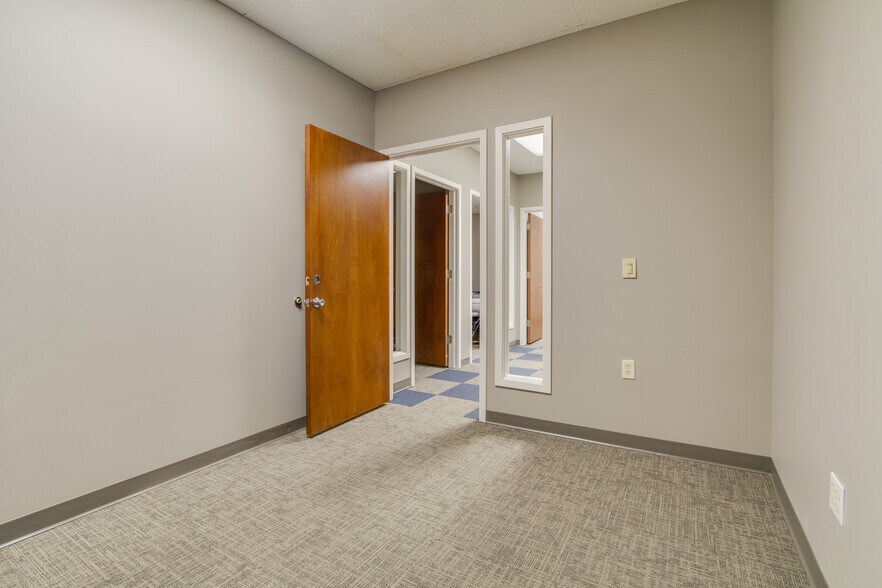 More Photos Of 227-229 S Washington Sq, Lansing Storefront Retail Office For Sale