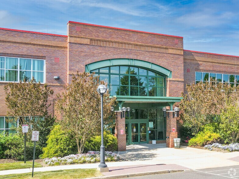 More Photos Of 5000 Corporate Ct, Holtsville Office For Lease