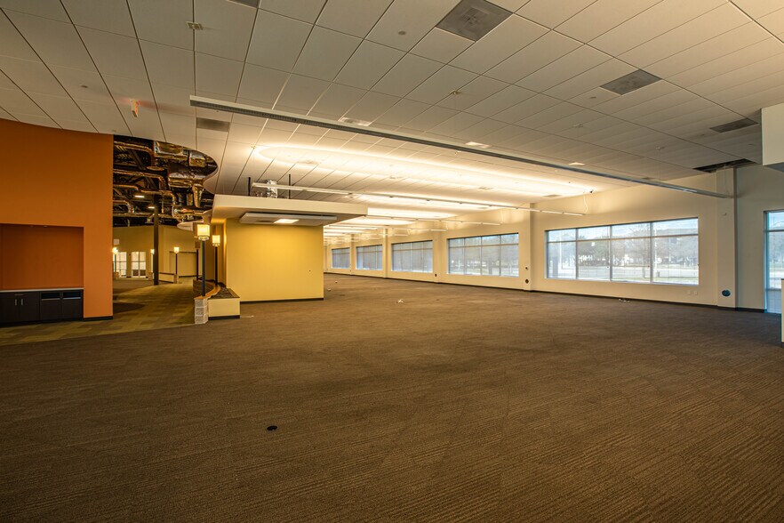 More Photos Of 654 Richland Hills Dr, San Antonio Office For Sale