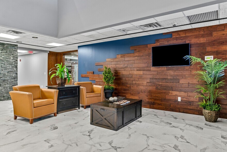 More Photos Of 805 Oakwood Dr, Rochester Office For Lease