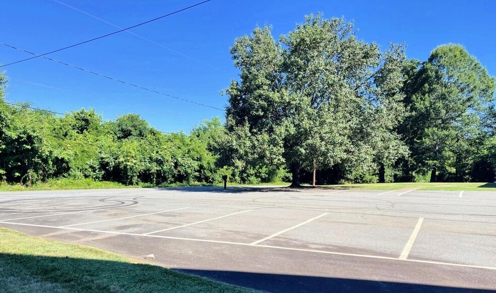 More Photos Of 4700 Old Walkertown Rd, Winston-Salem Religious Facility For Sale