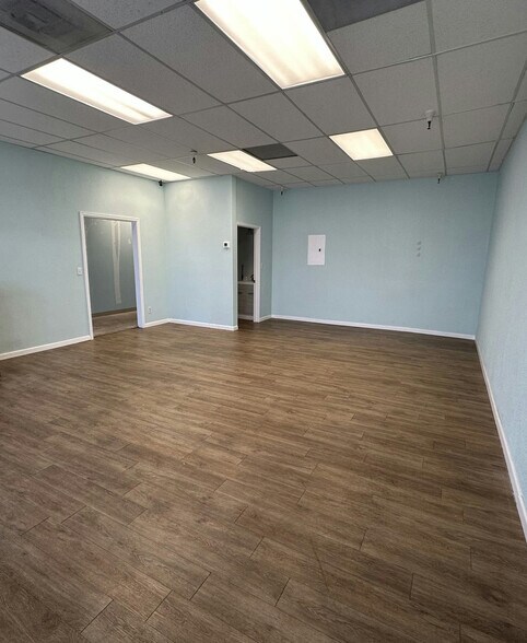 More Photos Of 6509 W Ken Caryl Ave, Littleton General Retail For Lease