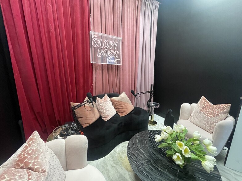 More Photos Of 10 W Scenic Pointe Dr, Draper Freestanding For Lease