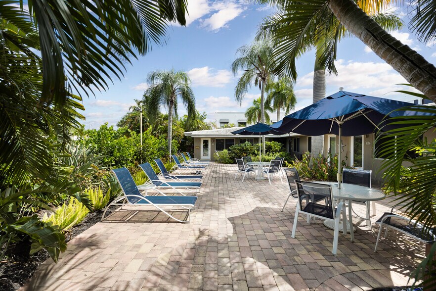 More Photos Of 2648 NE 32nd St, Fort Lauderdale Hotel For Sale