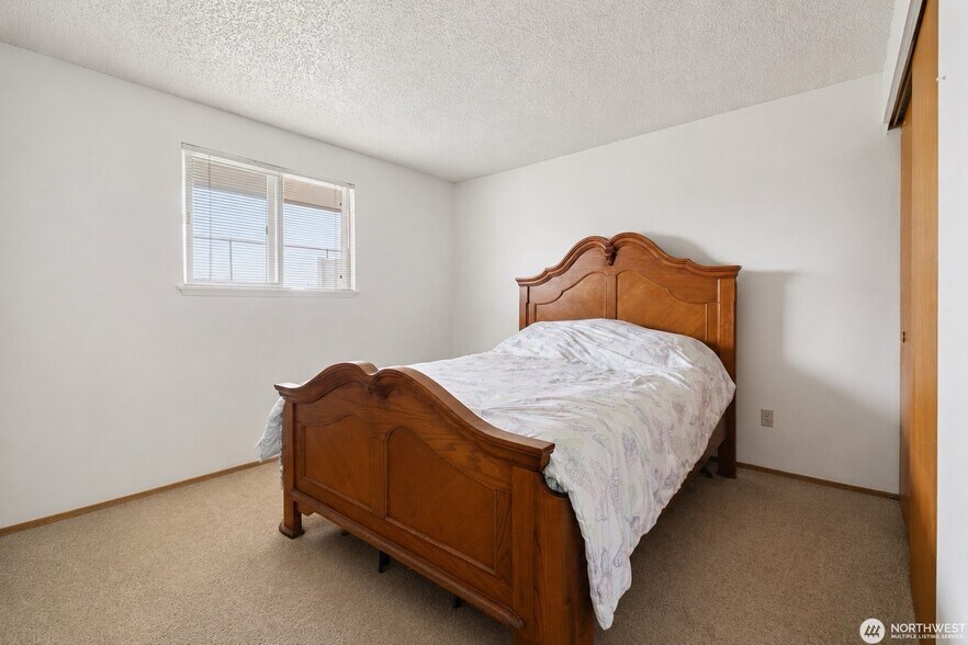 More Photos Of 1011-1015 S 48th Ave, Yakima Apartments For Sale