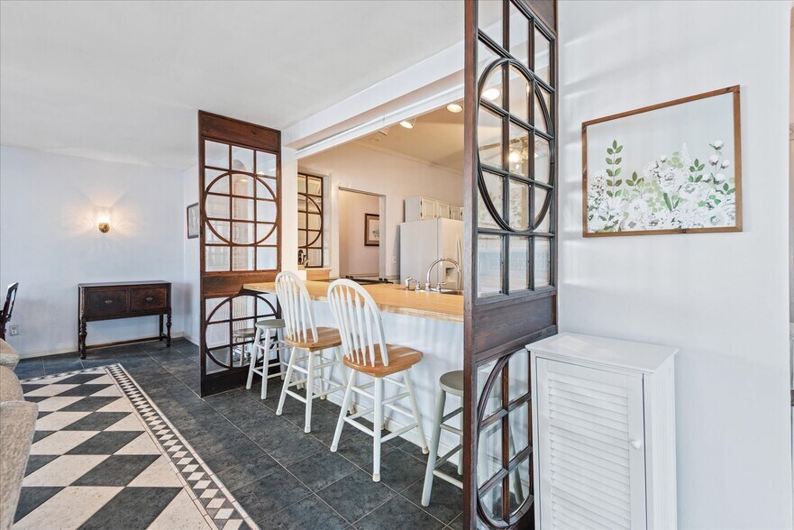 More Photos Of 115 E Broaddus Ave, Bowling Green Apartments For Sale