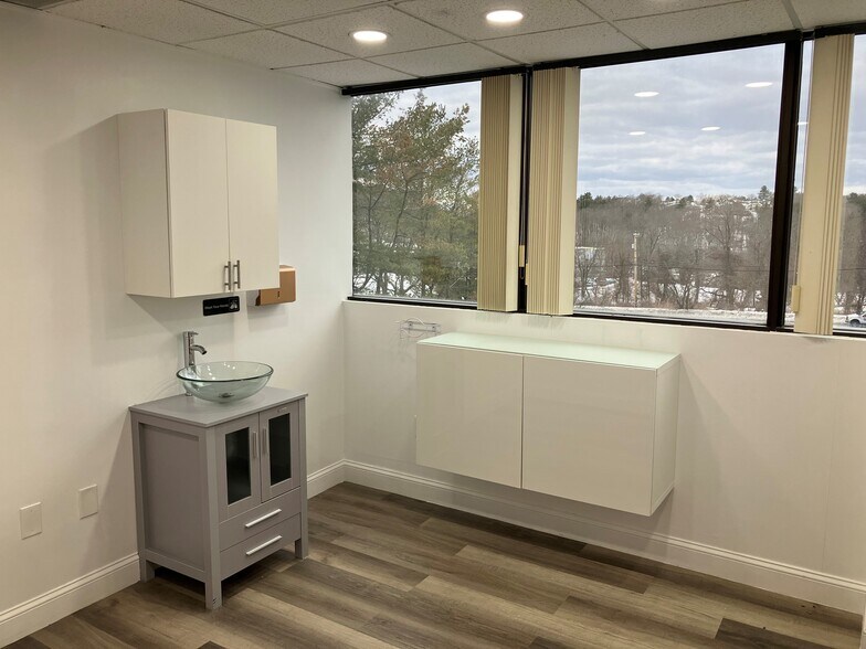 More Photos Of 30 Turnpike Rd, Southborough Medical For Sale