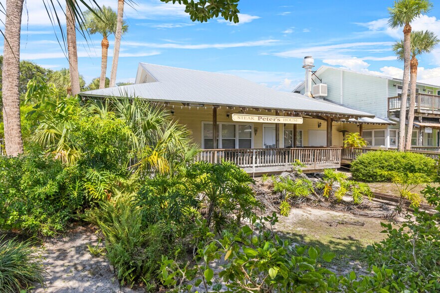 More Photos Of 3200 NE Maple Ave, Jensen Beach Restaurant For Lease