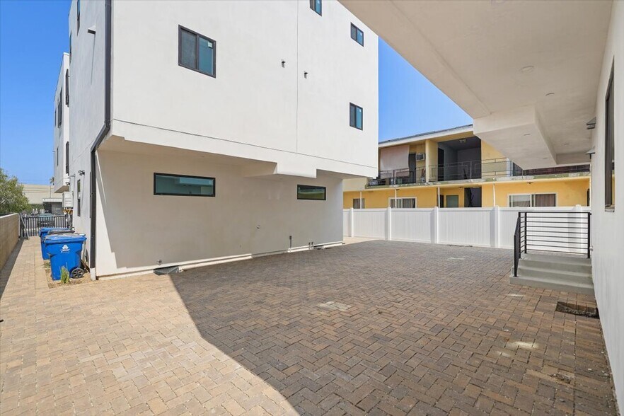 More Photos Of 910 Hudson ave, Los Angeles Apartments For Sale