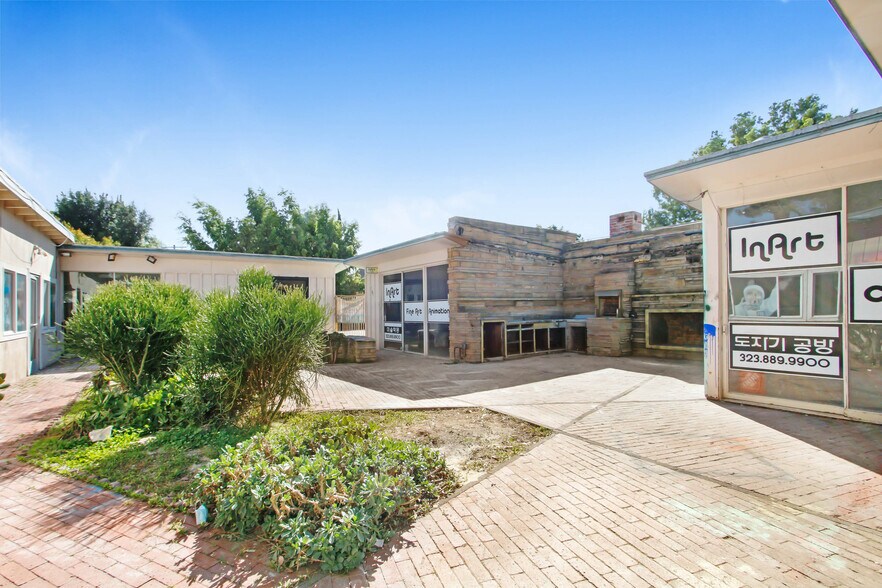 More Photos Of 4950 Wilshire Blvd, Los Angeles Office For Sale
