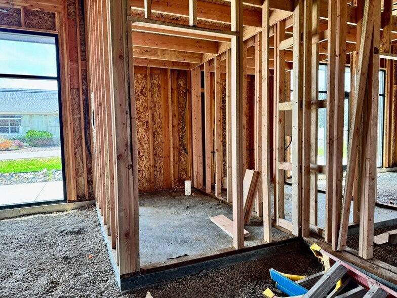 More Photos Of 101 Jewel Basin Ct, Bigfork Storefront Retail Office For Sale