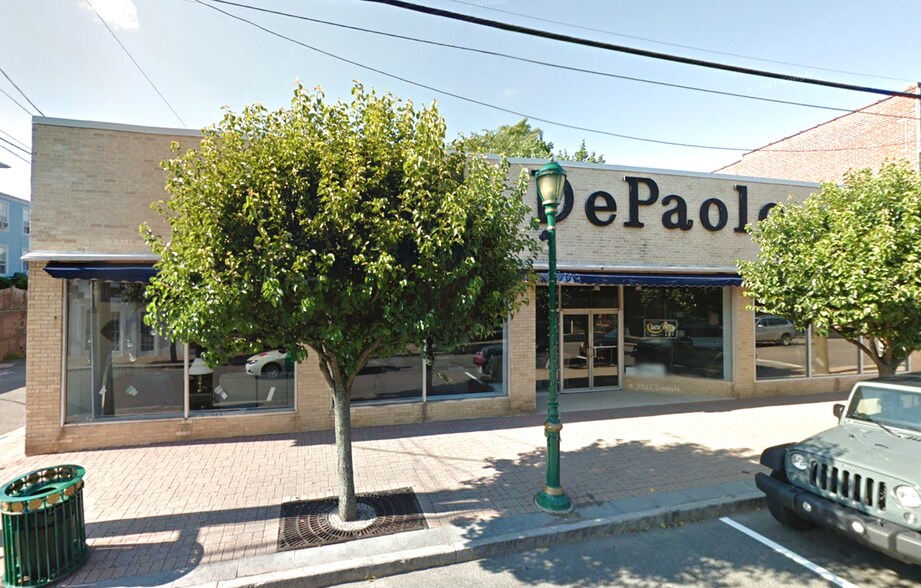 More Photos Of 39 Center St, Southington Storefront For Lease