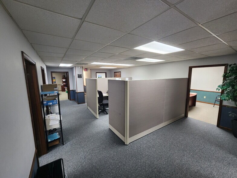 More Photos Of 105-107 S Madison St, Green Bay Office For Lease