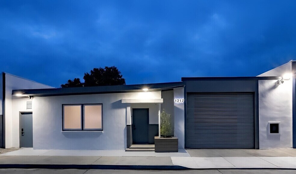 More Photos Of 1217 S Railroad Ave, San Mateo Showroom For Sale