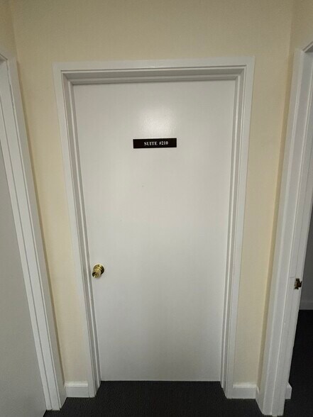 More Photos Of 1850 Warburton Ave, Santa Clara Loft Creative Space For Lease