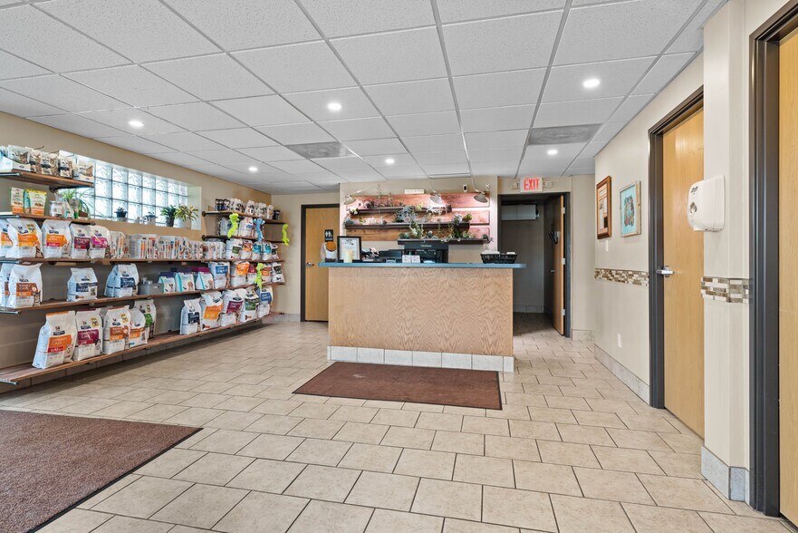 More Photos Of 1518 W Mason St, Green Bay Freestanding For Sale