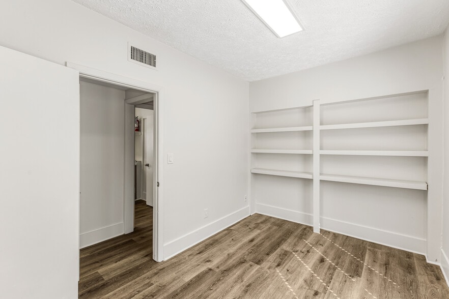 More Photos Of 138 E Gore St, Orlando Medical For Sale