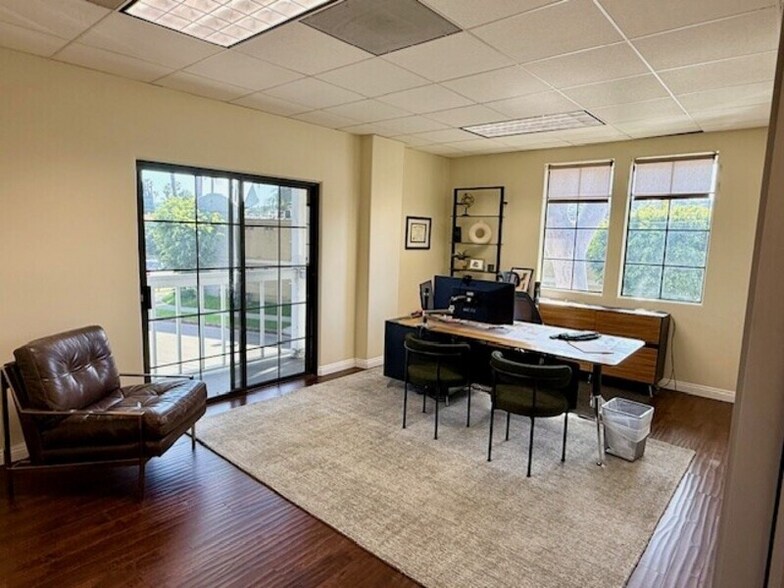More Photos Of 14101 Valleyheart Dr, Sherman Oaks Office For Lease