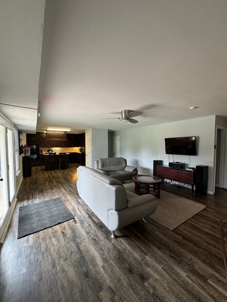 More Photos Of 120 Acuff Ln, Colleyville Medical For Sale