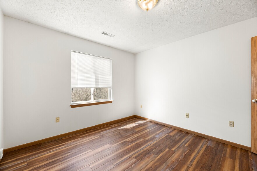 More Photos Of 1894-1898 Springfield Lake Blvd, Akron Apartments For Sale