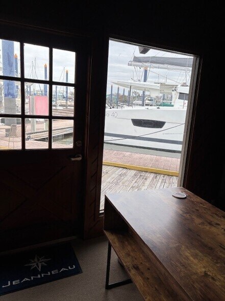 More Photos Of 1500 Marina Bay Dr, Kemah Marina For Lease