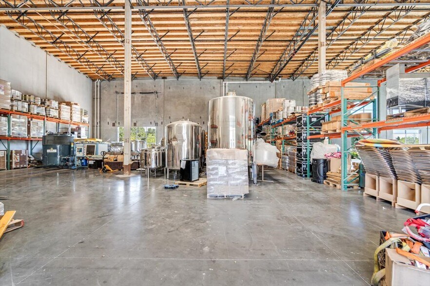 More Photos Of 2434 Fenton St, Chula Vista Showroom For Sale