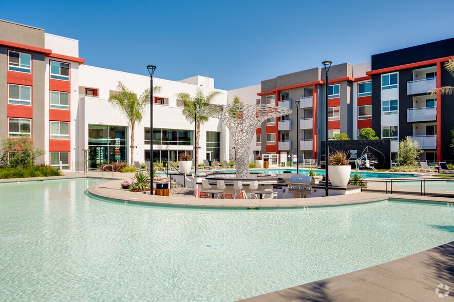 More Photos Of 1912 S Jacaranda St, Anaheim Apartments For Lease