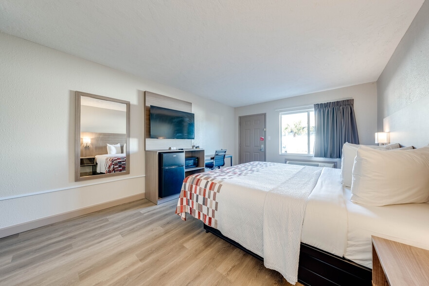 More Photos Of 4624 W Irlo Bronson Memorial Hwy, Kissimmee Hotel For Sale