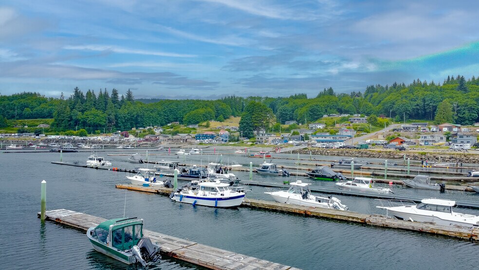 More Photos Of 444 Front St, Sekiu Hotel For Sale