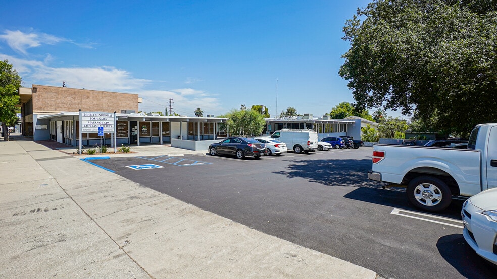 More Photos Of 370 W Sierra Madre Blvd, Sierra Madre Storefront For Lease