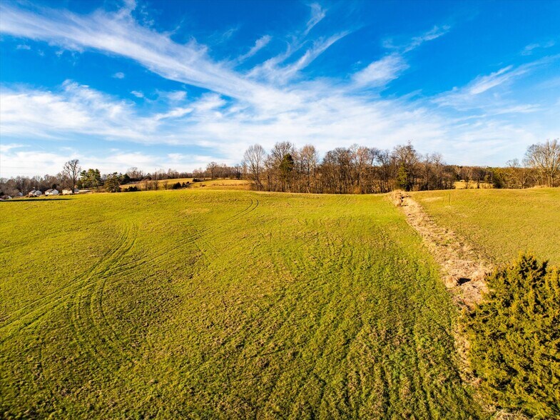 More Photos Of 520 Thorngrove pike, Kodak Land For Sale