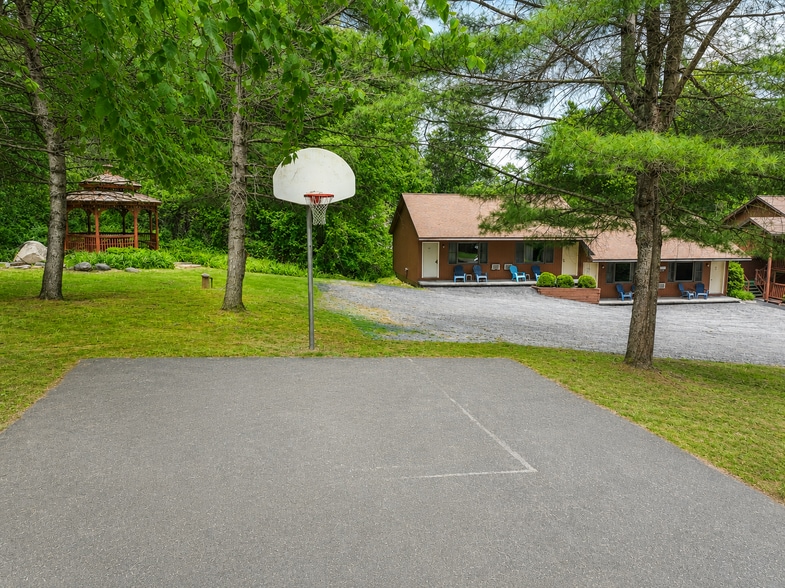 More Photos Of 1545 Us-9, Lake George Hotel For Sale