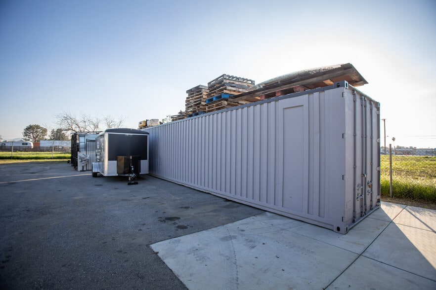 More Photos Of 17635 Arrow Blvd, Fontana Service For Sale