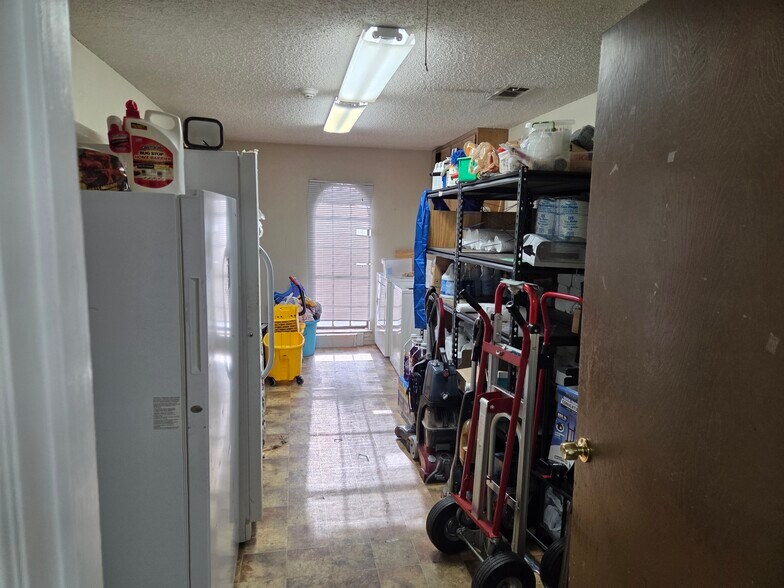 More Photos Of 1339 N Masters Dr, Dallas General Retail For Sale