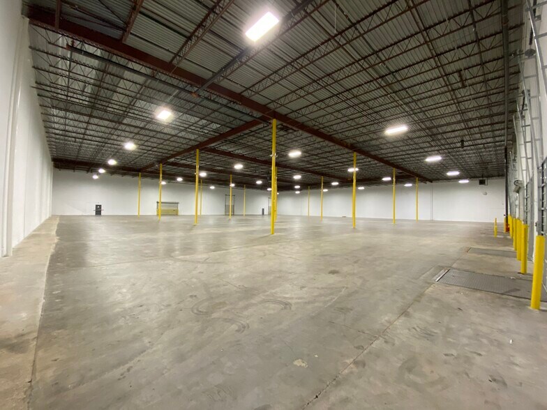 More Photos Of 1995 Lithonia Industrial Blvd, Lithonia Warehouse For Lease
