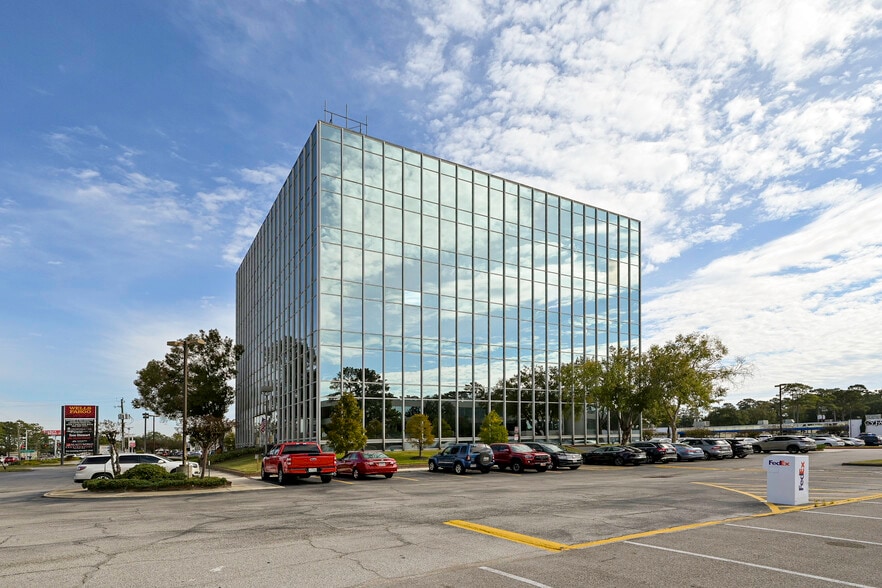 More Photos Of 5625 Cypress Creek Pky, Houston Office For Sale