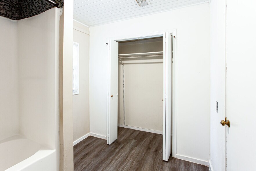 More Photos Of 2758 Five Forks Trickum Rd, Lawrenceville Office For Sale
