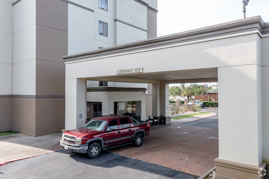 More Photos Of 3795 Interstate 10 S, Beaumont Hotel For Sale