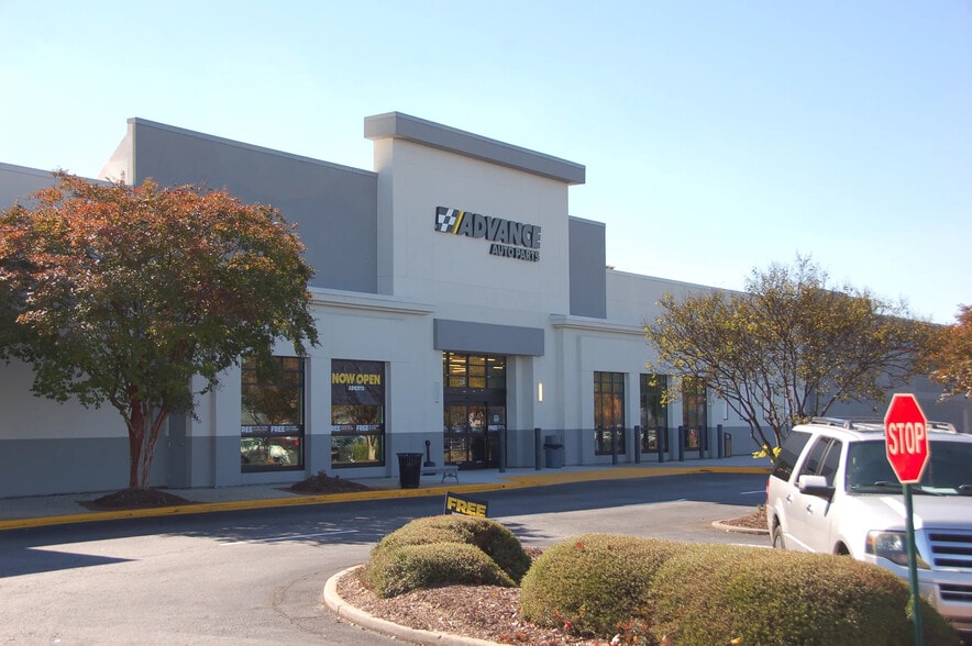 More Photos Of 1825 Rockbridge Rd, Stone Mountain Unknown For Lease
