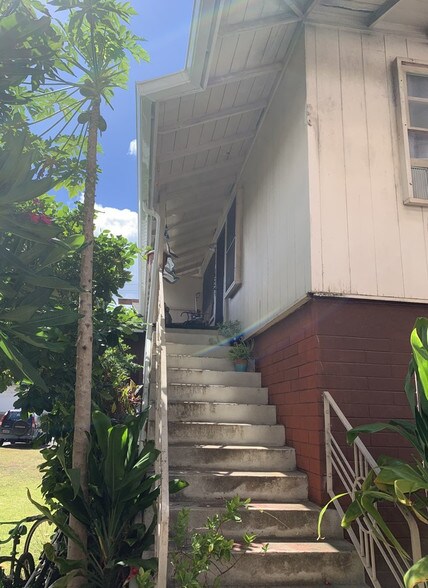 More Photos Of 720 Mahiai Pl, Honolulu Apartments For Sale