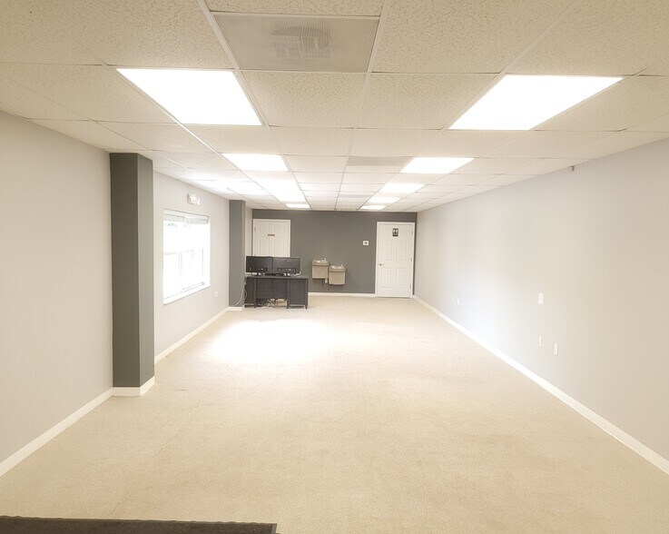 More Photos Of 25451 Fortran Dr, Punta Gorda Warehouse For Sale