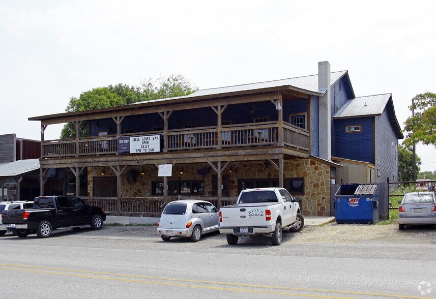 More Photos Of 807 Main St, Bandera Freestanding For Sale