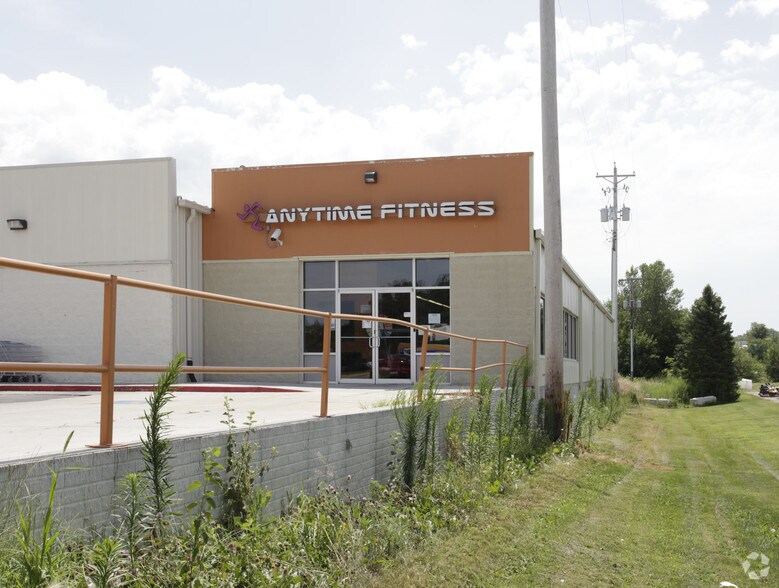 More Photos Of 1205 S Locust St, Glenwood Storefront For Sale