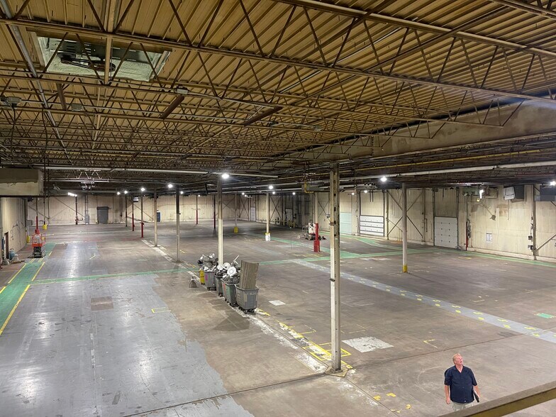 More Photos Of , Lincoln Industrial For Sale