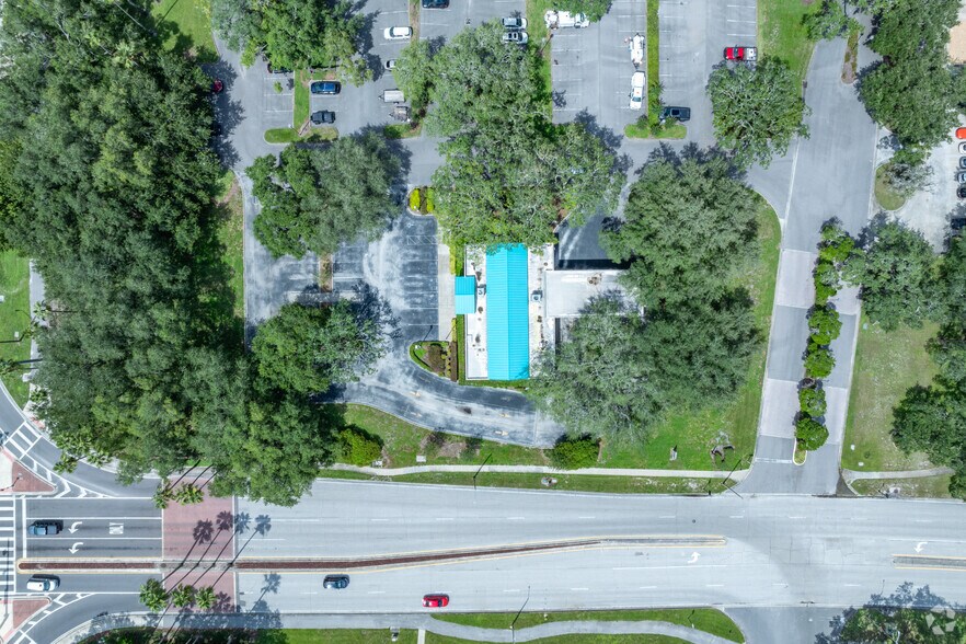 More Photos Of 15302 Amberly Dr, Tampa Bank For Sale