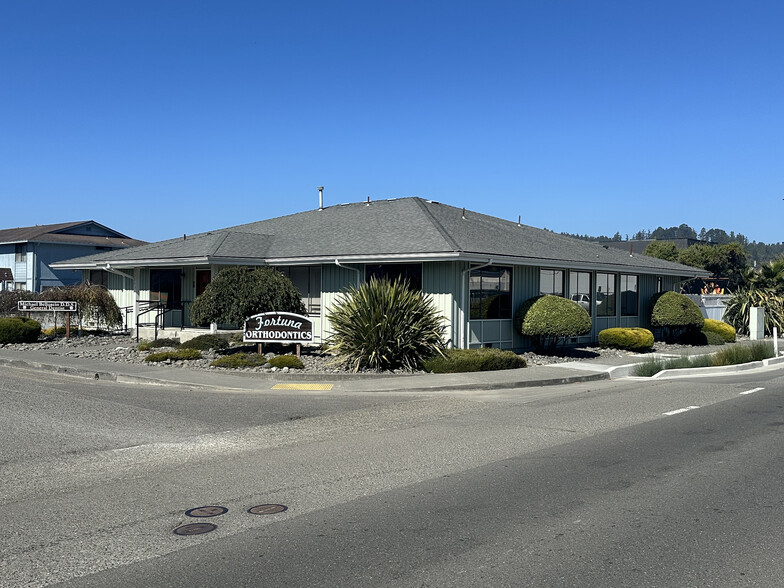 Primary Photo Of 1001 Loni Dr, Fortuna Medical For Sale