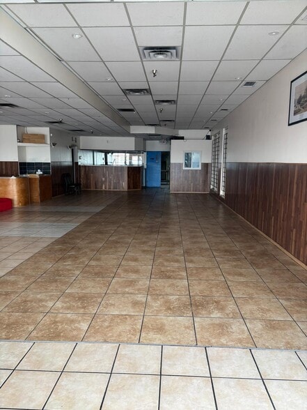 More Photos Of 3211-3235 17 Av SE, Calgary General Retail For Lease