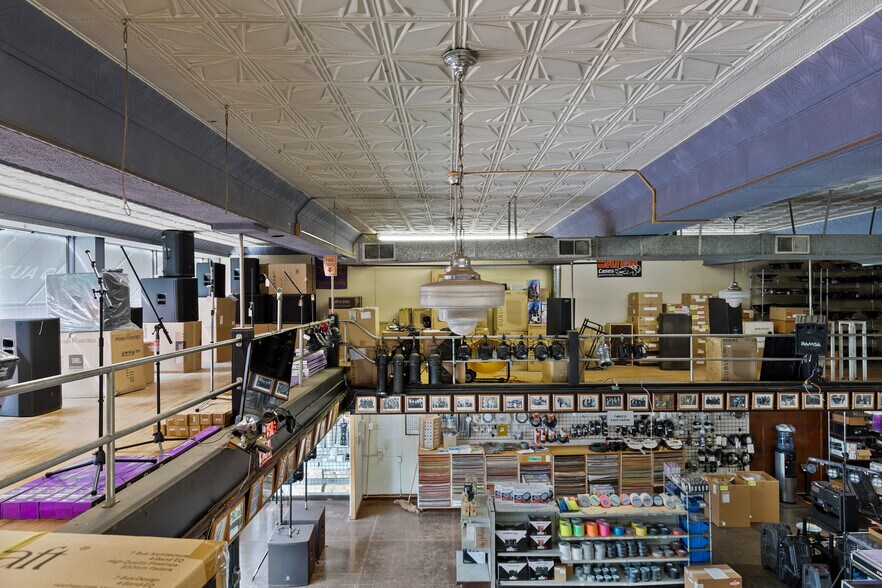 More Photos Of 310 W Broad St, Richmond Storefront For Sale