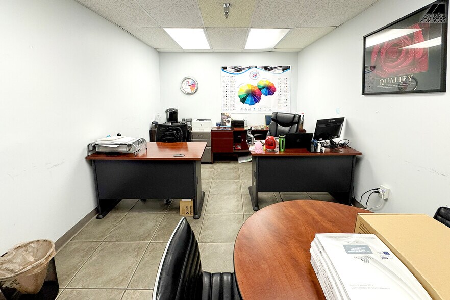 More Photos Of 1361-1363 NW 155th Dr, Miami Warehouse For Lease