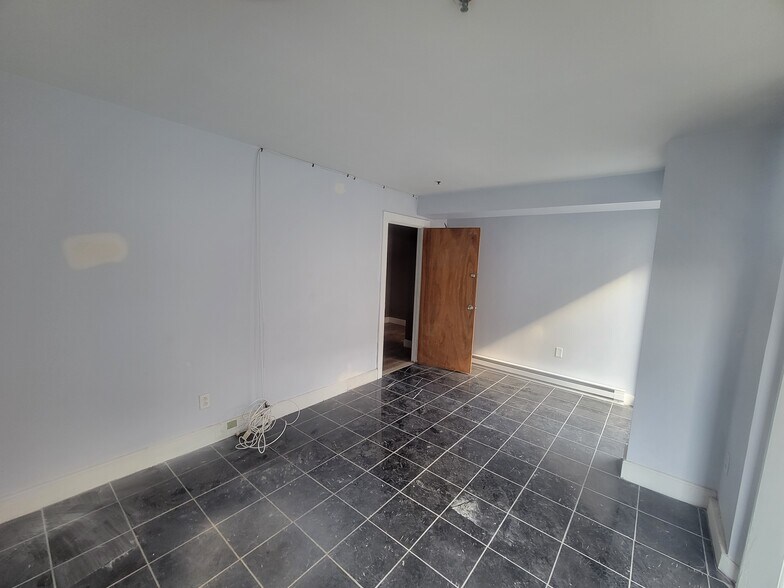 More Photos Of 94-100 Main St, Norwich Office Residential For Lease